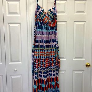 Maxi dress with a fun print